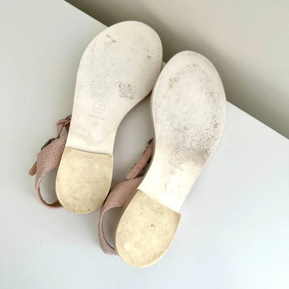 CHANEL Light Pink Quilted Leather Logo Chain T-Strap Thong Flat Sandals